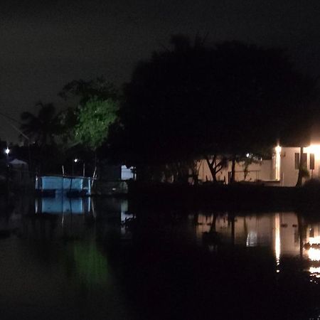 Pradeep'S Backwater Villa Kochi المظهر الخارجي الصورة